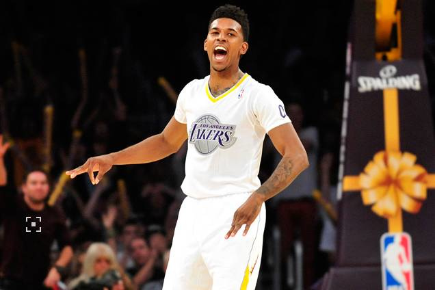 看似稳局却暗藏危机（表面平静却危机四伏）