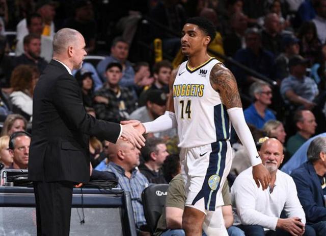 巴洛特利：现在的足球对抗更激烈，我认为自己仍能有出色表现（巴洛特利：如今足球对抗升级，但我依然能踢出高水准）