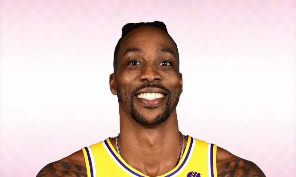 奥尔莫庆祝胜利：非常重要的三分！国家队比赛日后见（奥尔莫欢庆告捷：拿下关键三分，国家队比赛日后再会）