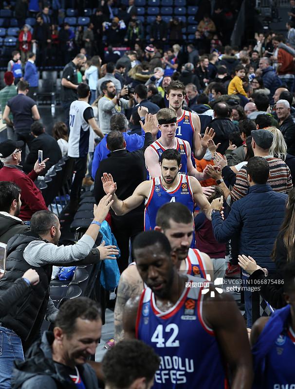 图片报：阿方索·戴维斯今天参与全队合练，预计在年底前回归（图片报：阿方索·戴维斯今日随队合练，预计年底前复出）