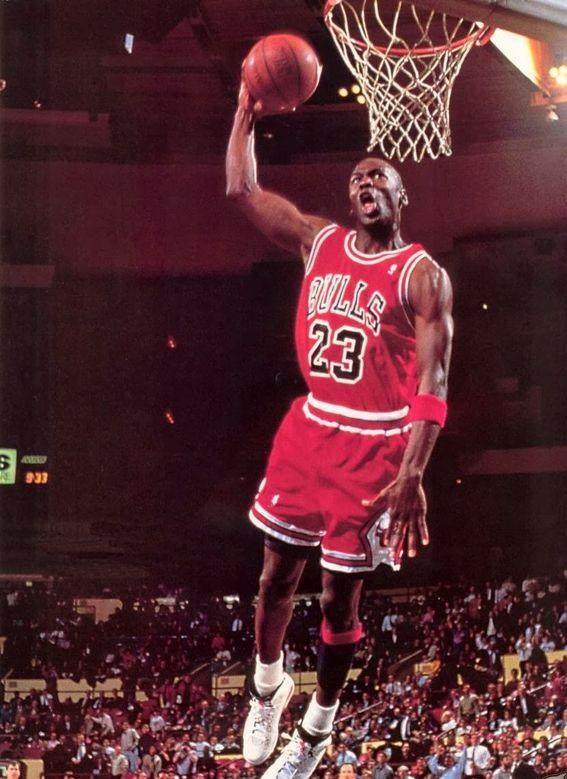 法尔克：于帕优先考虑与拜仁续约，也会考虑巴黎和皇马（法尔克：于帕首选与拜仁续约，同时考虑巴黎与皇马）