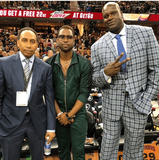 高尔夫女子中巡收官 石昱莉赢个人首冠 王梓萱成就赛季奖金王（高尔夫女子中巡赛季收官：石昱莉夺生涯首冠，王梓萱加冕年度奖金王）