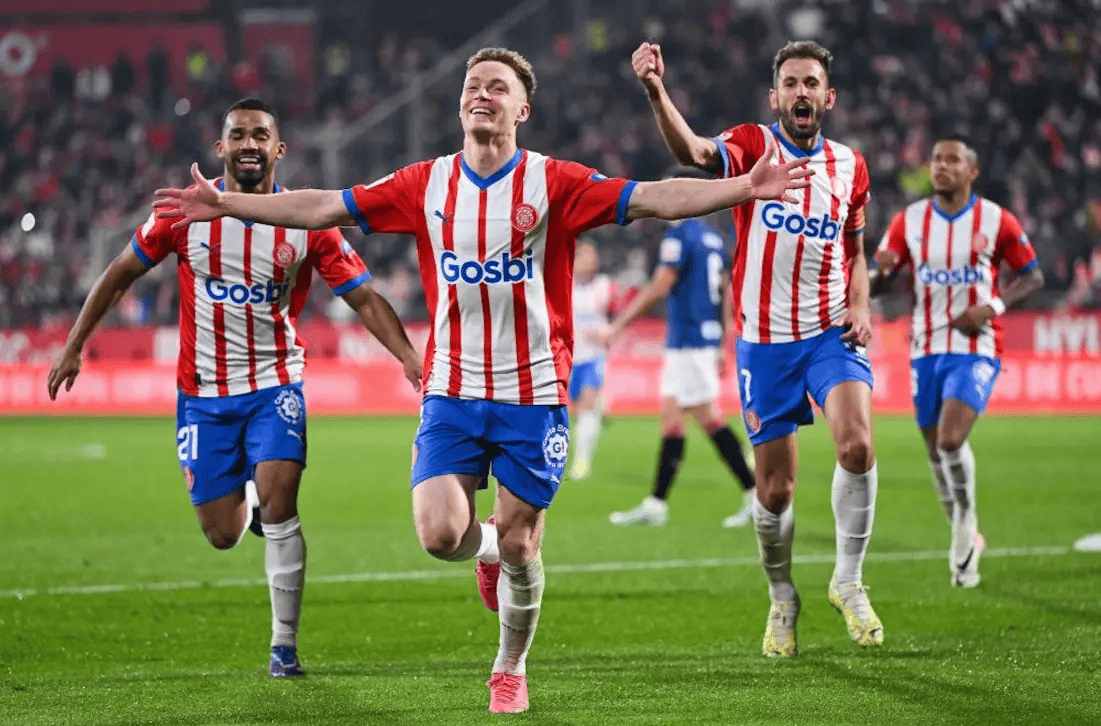 与C罗同级！沙特超多队关注萨拉赫 开价1.75亿镑年薪（多支沙特联球队追逐萨拉赫：年薪报价达1.75亿英镑，待遇堪比C罗）