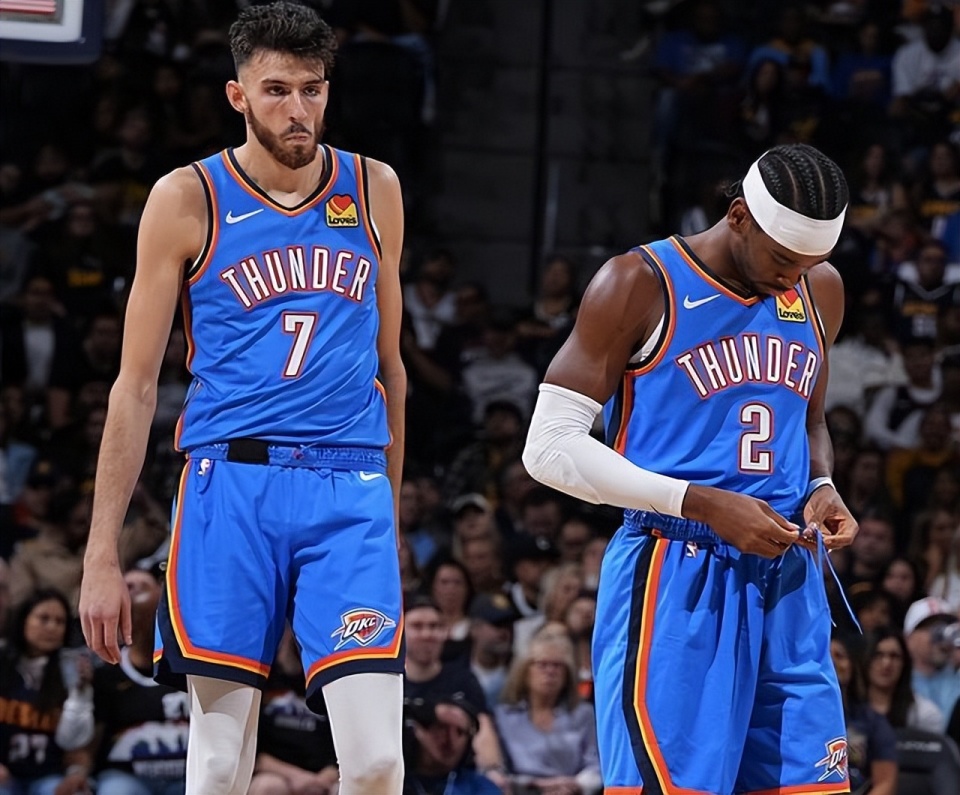 里夫斯强调湖人需五人联动提升防守稳定性（里夫斯：湖人需全队协同作战提升防守稳定性）