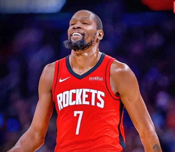 越来越好 开拓者众将收到粉丝送的友谊手链，@楊瀚森-Hans 用英文表达感谢（氛围越来越好！粉丝送上友谊手链，开拓者众将齐晒收获，@楊瀚森-Hans 英文致谢）