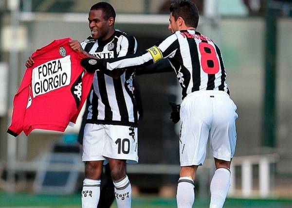 媒体人：山东泰山新赛季教练配置计划是韩鹏+外籍助教（媒体称山东泰山新赛季教练组方案：韩鹏联手外籍助教）