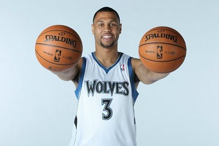 萨巴蒂尼谈孔蒂爆发：球队表现糟糕且脱节，但球员需要被关爱（萨巴蒂尼评孔蒂发飙：球队低迷且脱节，但球员仍需被关怀）