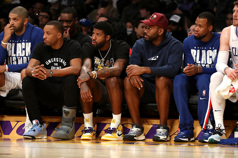 班凯罗复出首战发挥不佳，全场仅得9分，命中率为37.5%（复出首秀低迷：班凯罗仅9分，命中率37.5%）